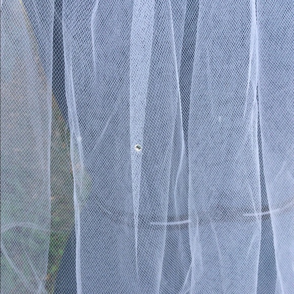 Wedding Veil  ivory, double layer, metal Comb with stones - Picture 2 of 3